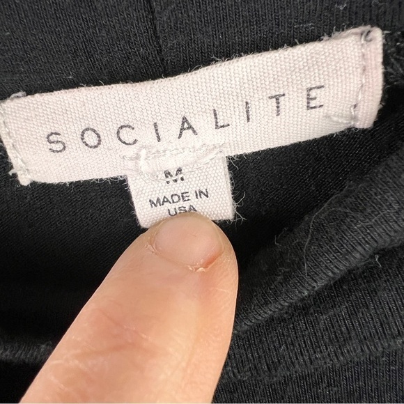 SOCIALITE Black Mock Turtleneck asymmetrical Tunic. sleeveless. 95% Rayon - Picture 4 of 7